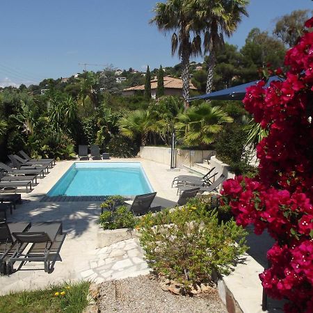 Hotel La Quietude Les Issambres Bagian luar foto