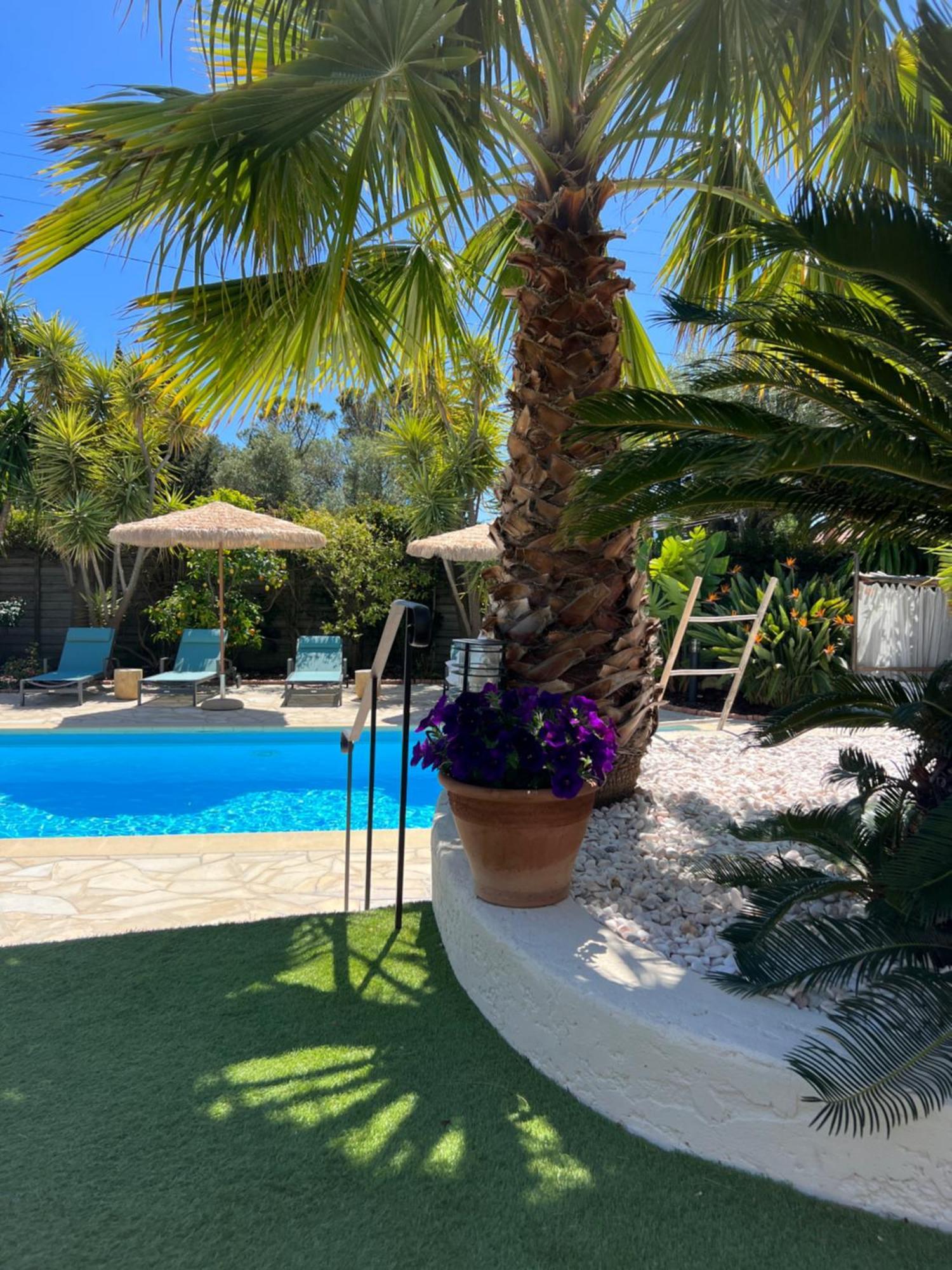 Hotel La Quietude Les Issambres Bagian luar foto