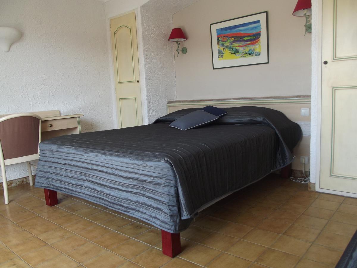 Hotel La Quietude Les Issambres Bagian luar foto