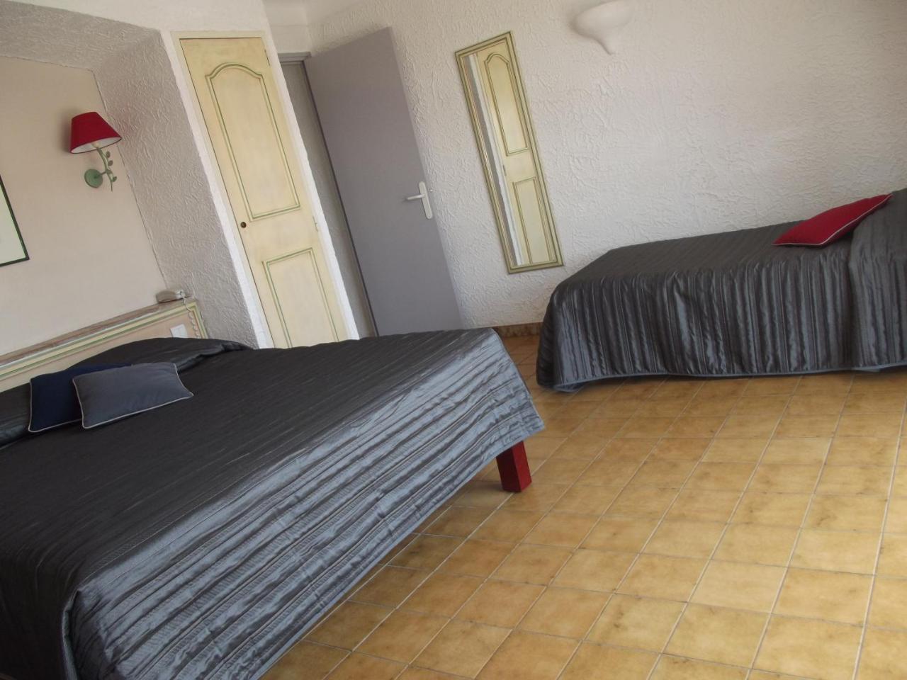 Hotel La Quietude Les Issambres Bagian luar foto