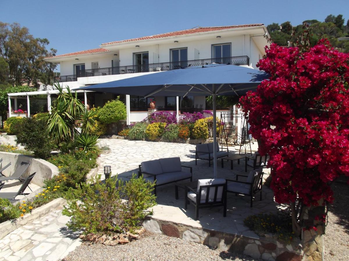 Hotel La Quietude Les Issambres Bagian luar foto